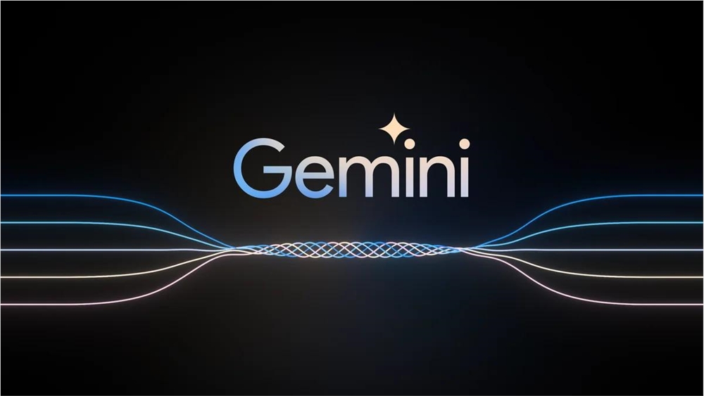 这张图片是Google Gemini的品牌标识图，整体以纯黑色为背景，中心是带有渐变色效果的“Gemini”字样，字母上方搭配浅金色的星芒装饰。文字两侧延伸出数条带色彩的曲线光带，蓝色光带分布在最上方和最下方，中间穿插白色、淡粉色等不同色调的光带，这些光带在中间区域交织缠绕，模拟出声波波动的形态，呼应了文档中提及的Gemini语音定制相关功能，整体视觉简洁且富有科技感。