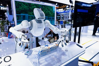 《BrainCo在WAIC 2026展示集成式脑控机器人AI研发平台》文章封面图
